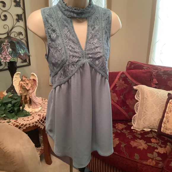 Maurices Tops - Maurices Tp blouse tunic sleeveless keyhole lace bodice and collar Medium